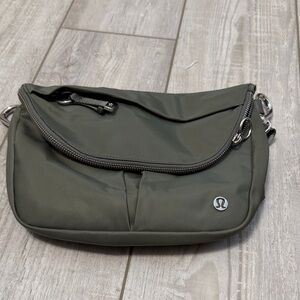 lululemon athletica green all night bag